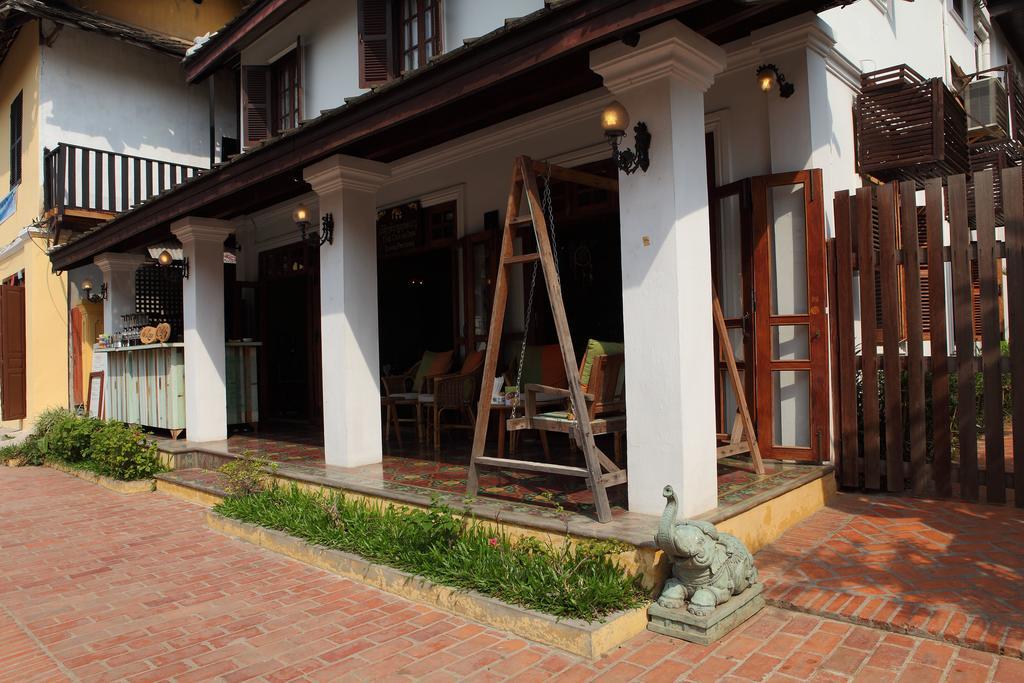 Готель Cafe De Laos Луанґпхабанґ Екстер'єр фото