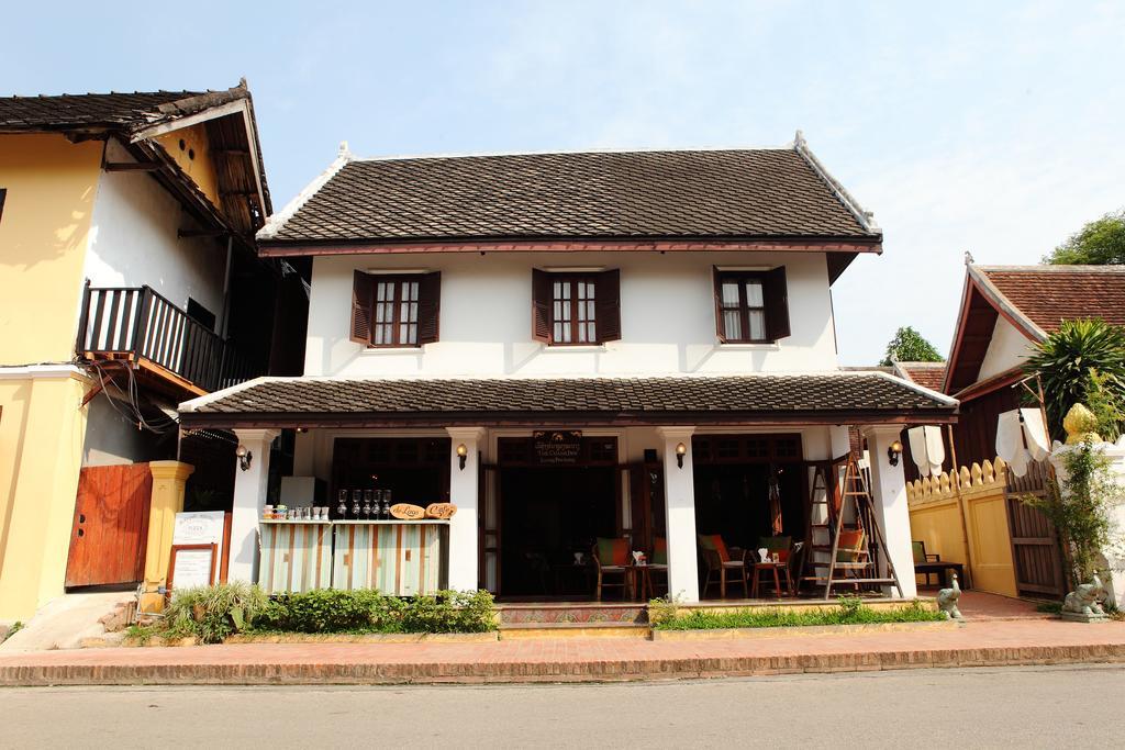 Готель Cafe De Laos Луанґпхабанґ Екстер'єр фото