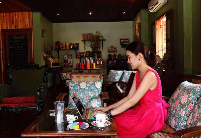 Готель Cafe De Laos Луанґпхабанґ Екстер'єр фото